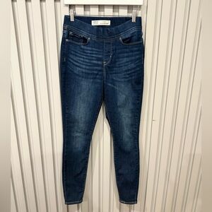 signature levi pull on skinny jeans